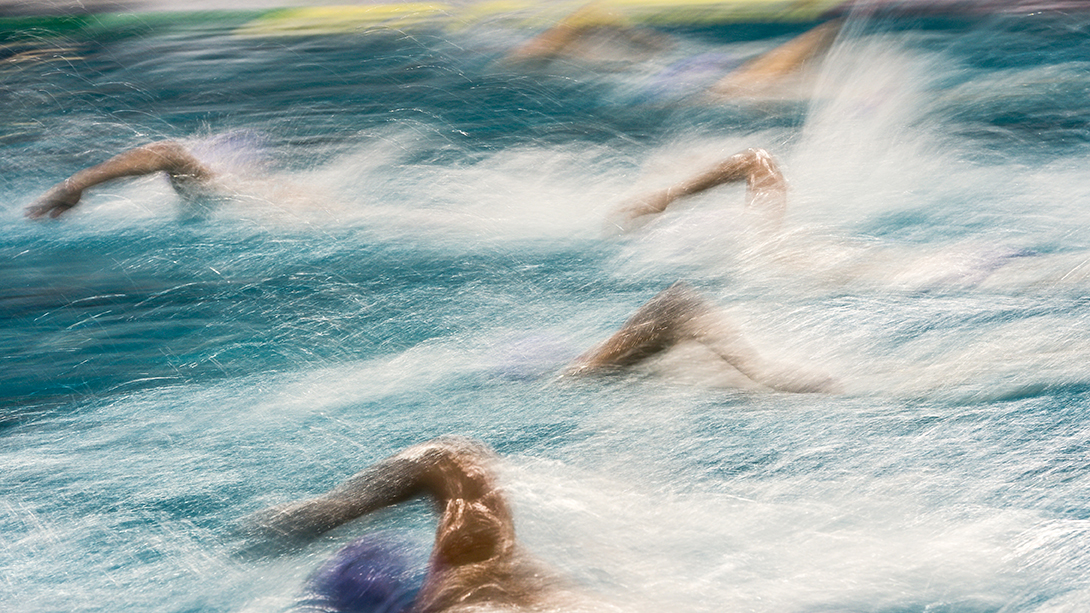 Competitive swimming in motion